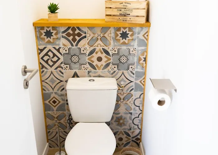 Spacieux Avec Parking Prive A *